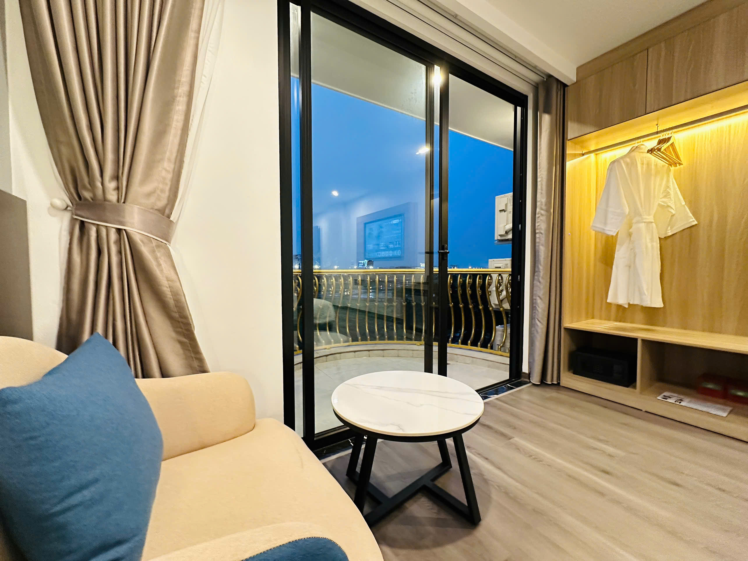 Room Image 1